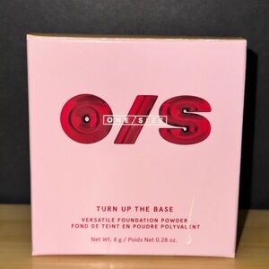 ONE/SIZE Turn Up The Base Foundation Powder Light 4 (G) Light, Golden Undertones